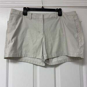 Classic NIKE Golf Light Khaki Shorts